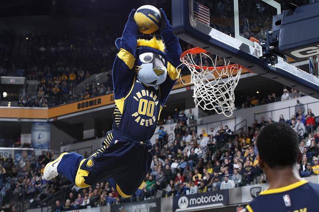 李炎哲22+10新疆加时胜广厦 胡金秋22+12