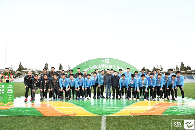 高诗岩21+10+8山东加时胜首钢 范子铭31分